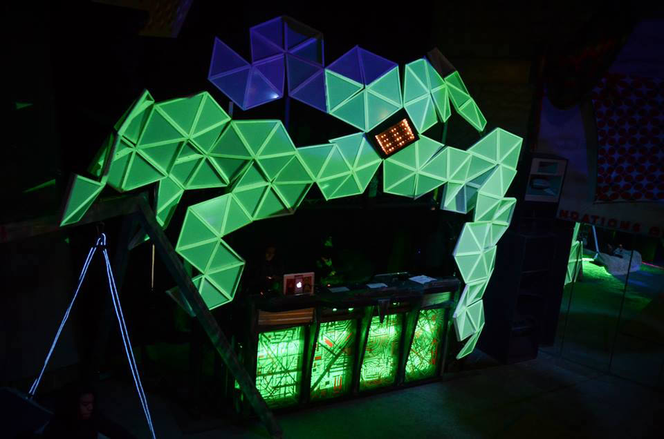 Still from Modulari Triangles spatial-design system